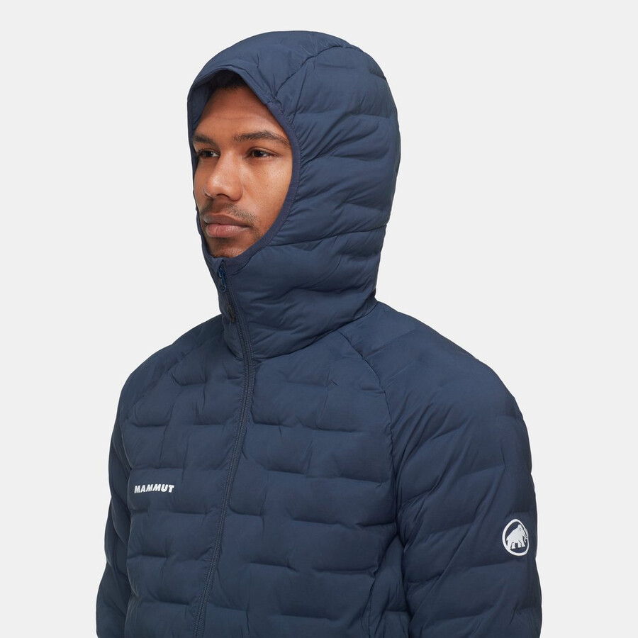sender in hooded jacket men vin