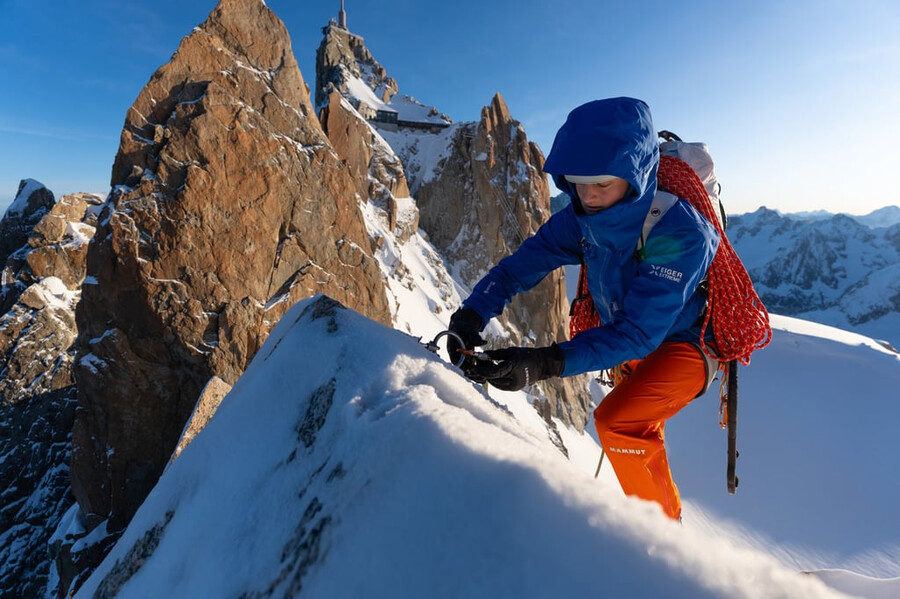 eiger nordwand in flex air hooded jacket dames zwart