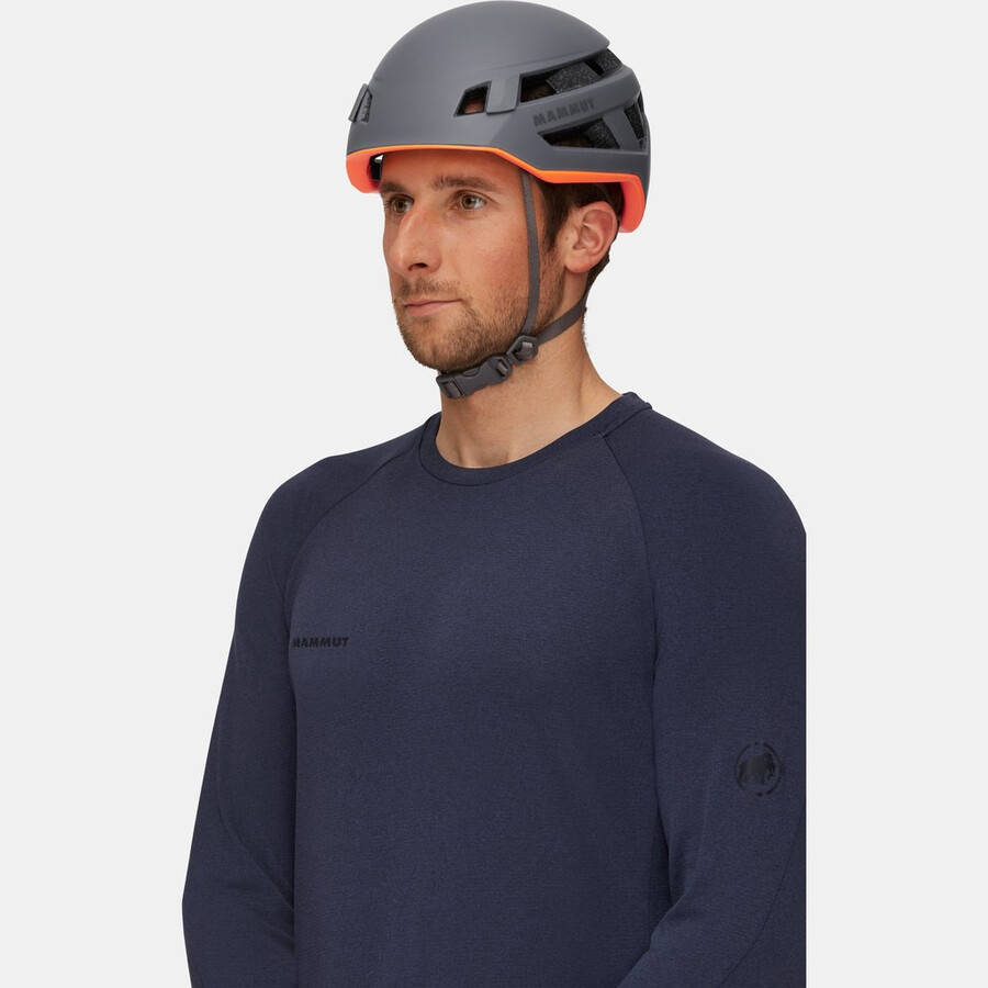 crag sender helm van titanium